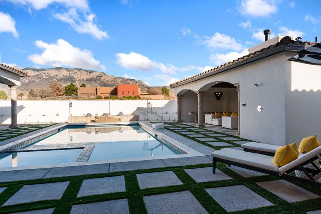 9400 Elena Drive NE, Albuquerque, NM 87122