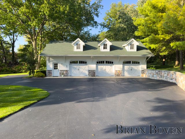 2625 Elmwood Drive, Pierson Twp, MI 49339