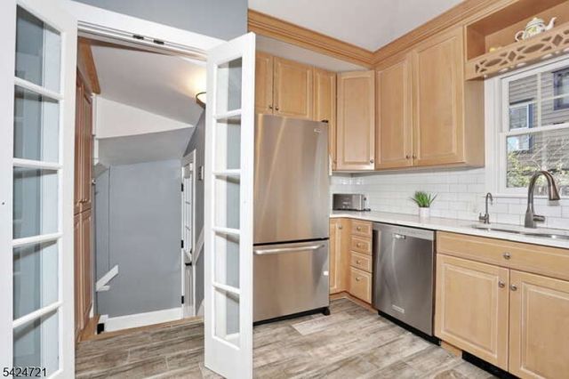 61 Fairview Ave, Glen Rock Boro, NJ 07452