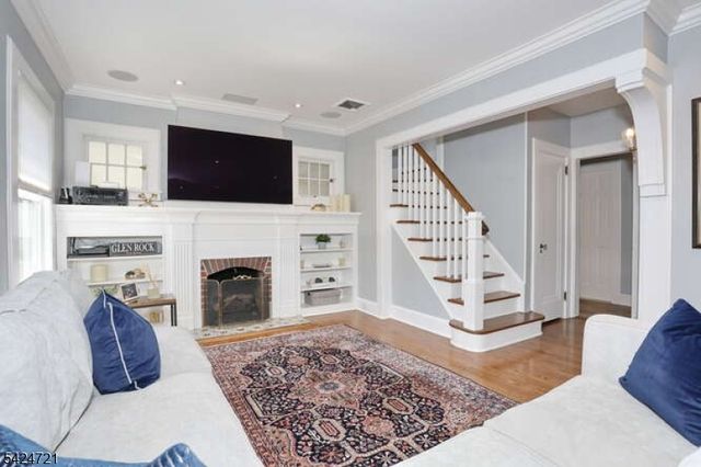 61 Fairview Ave, Glen Rock Boro, NJ 07452