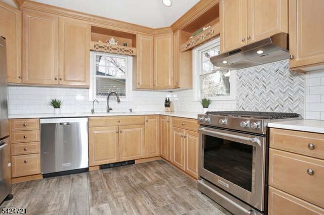 61 Fairview Ave, Glen Rock Boro, NJ 07452