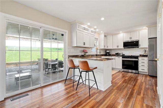 5010 Oak Point Drive, Kennedy Twp, PA 15136