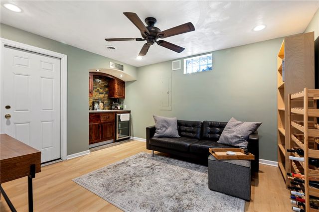 5010 Oak Point Drive, Kennedy Twp, PA 15136