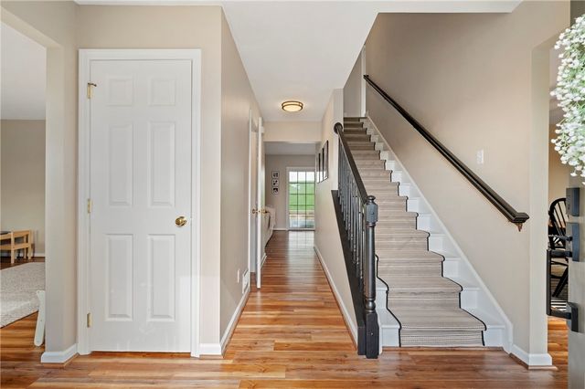 5010 Oak Point Drive, Kennedy Twp, PA 15136