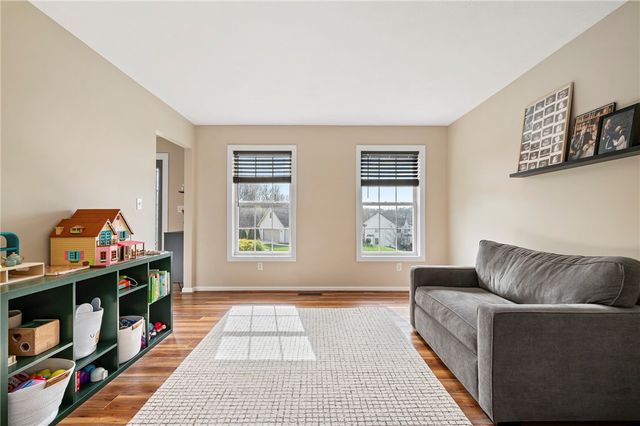 5010 Oak Point Drive, Kennedy Twp, PA 15136