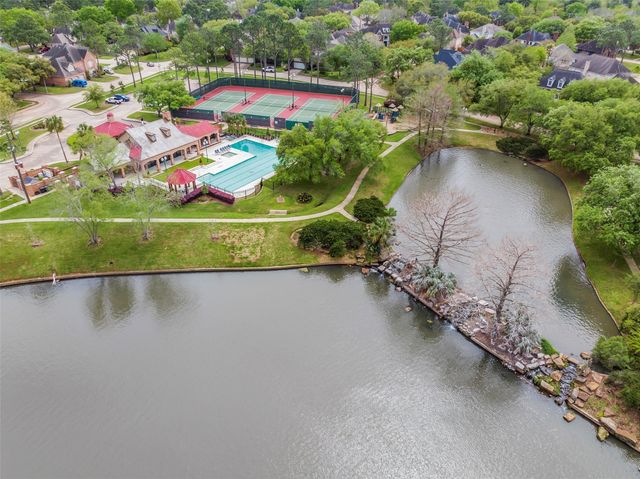 5222 Summer Snow Drive, Houston, TX 77041