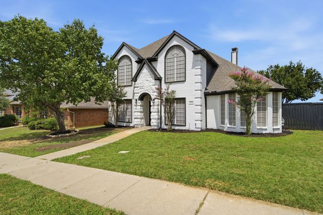 2021 Camelot Drive, Lewisville, TX 75067