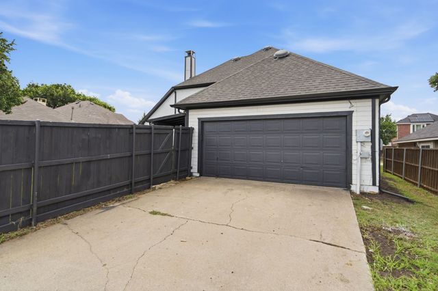 2021 Camelot Drive, Lewisville, TX 75067