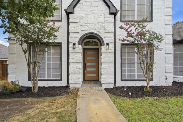 2021 Camelot Drive, Lewisville, TX 75067