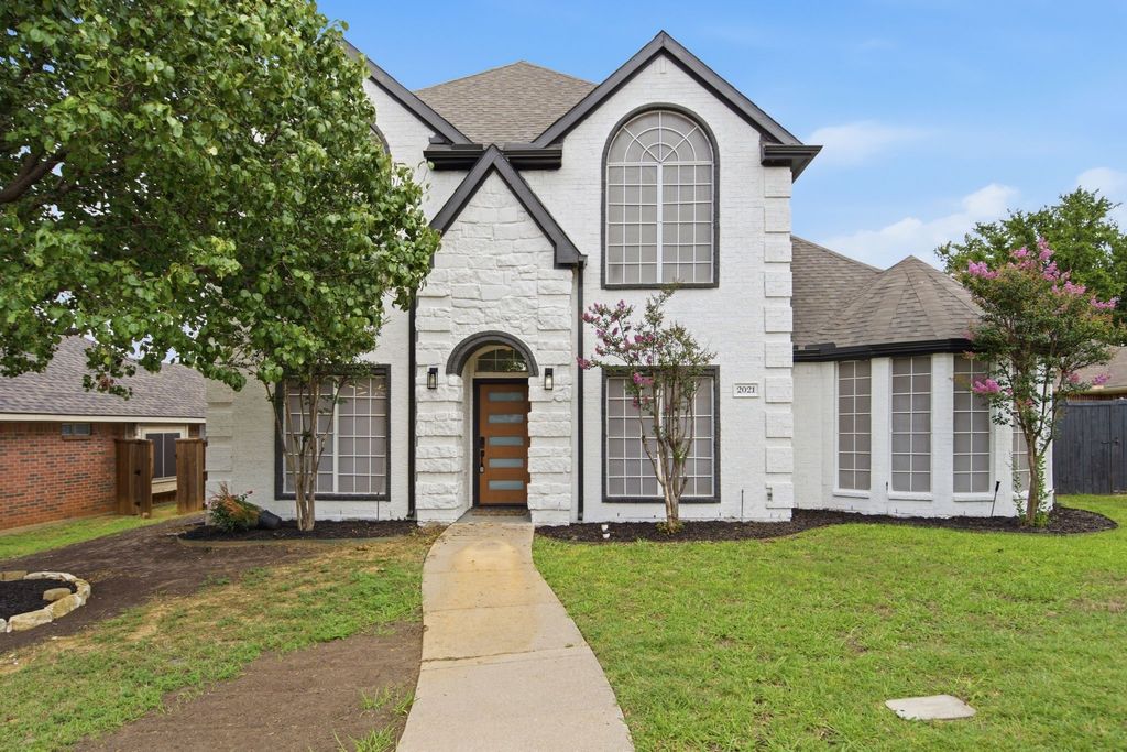 2021 Camelot Drive, Lewisville, TX 75067