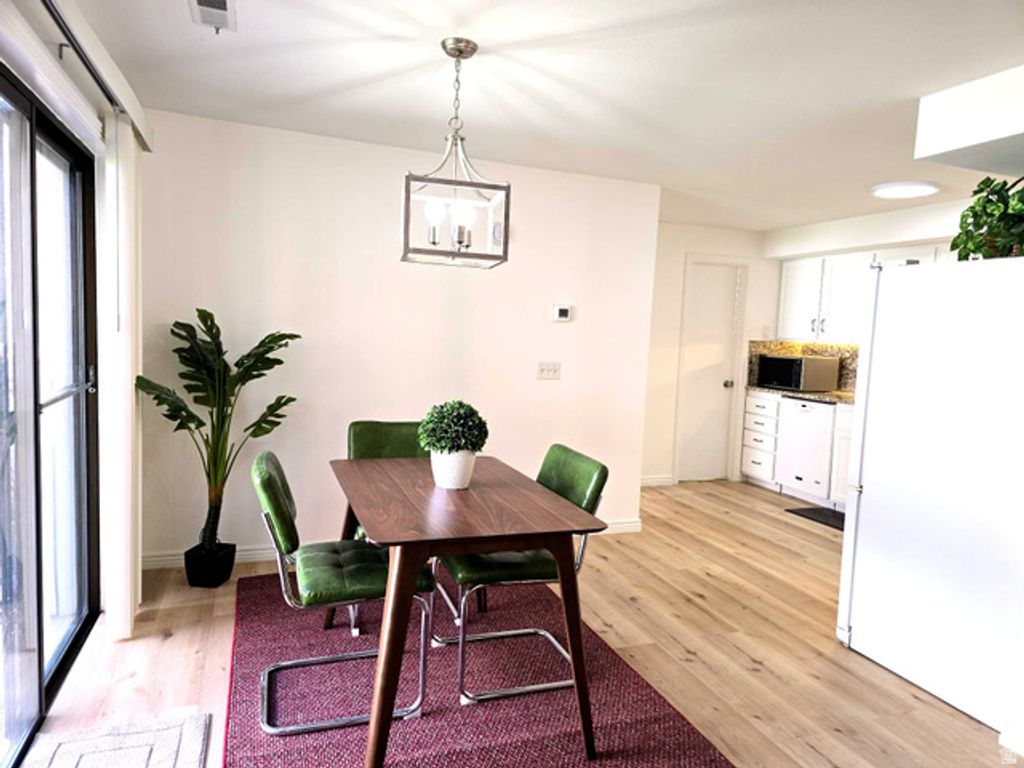 Image 13 of property listing at 850 S DONNER WAY #300, Salt Lake City, UT 84108