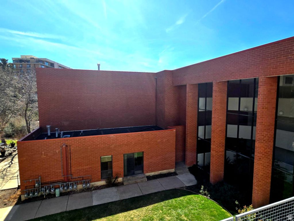 Image 32 of property listing at 850 S DONNER WAY #300, Salt Lake City, UT 84108