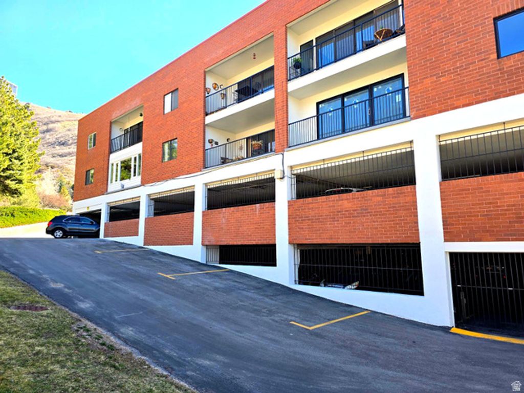 Image 38 of property listing at 850 S DONNER WAY #300, Salt Lake City, UT 84108