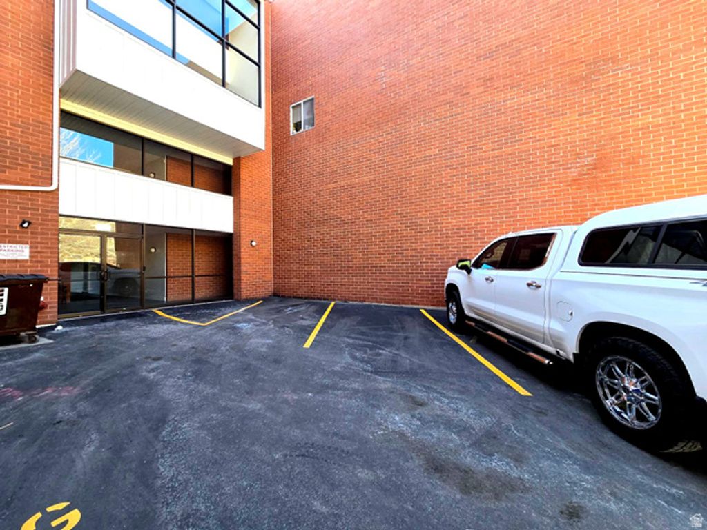 Image 39 of property listing at 850 S DONNER WAY #300, Salt Lake City, UT 84108