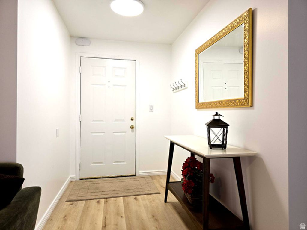 Image 10 of property listing at 850 S DONNER WAY #300, Salt Lake City, UT 84108