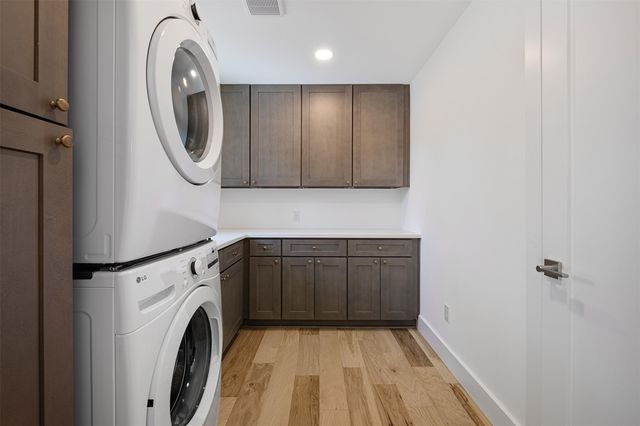 2001 Ohlen RD, Austin, TX 78757