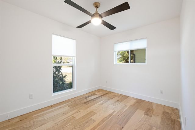 2001 Ohlen RD, Austin, TX 78757