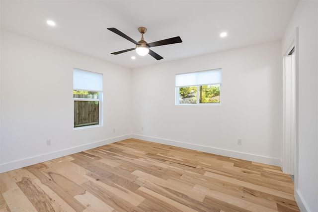 2001 Ohlen RD, Austin, TX 78757