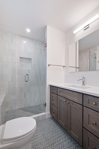 2001 Ohlen RD, Austin, TX 78757