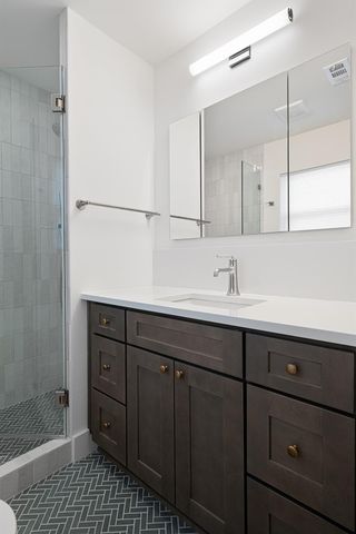 2001 Ohlen RD, Austin, TX 78757