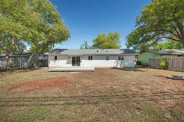 2001 Ohlen RD, Austin, TX 78757