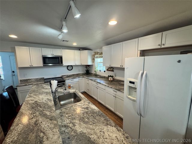 1076 6th Street, Wilson, OK 73463