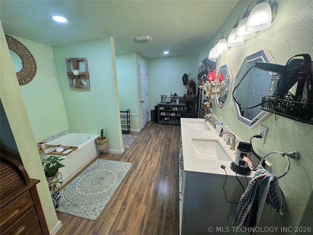 1076 6th Street, Wilson, OK 73463