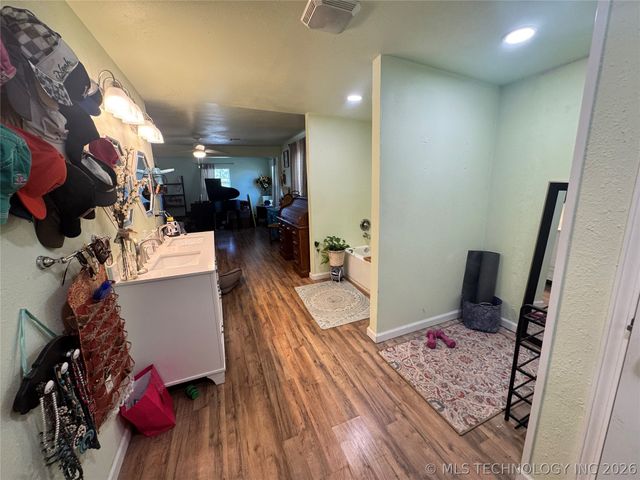 1076 6th Street, Wilson, OK 73463