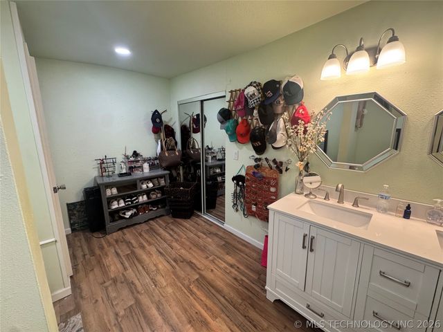 1076 6th Street, Wilson, OK 73463