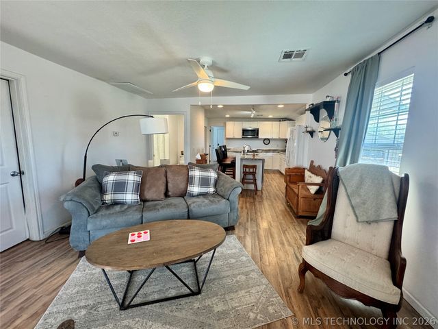 1076 6th Street, Wilson, OK 73463