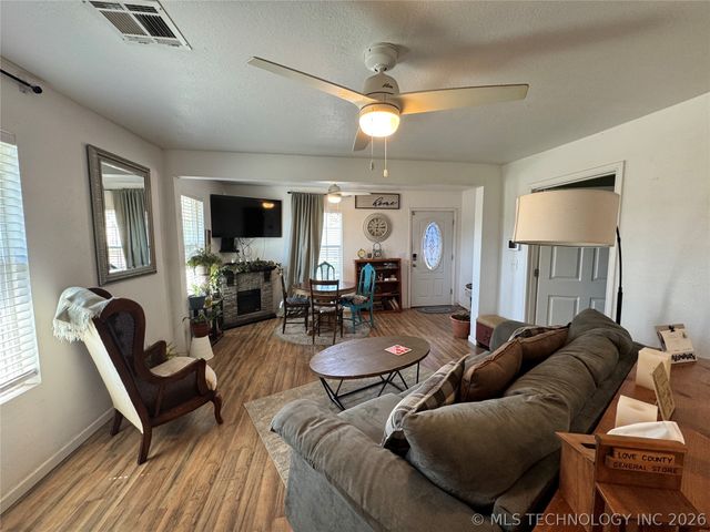 1076 6th Street, Wilson, OK 73463