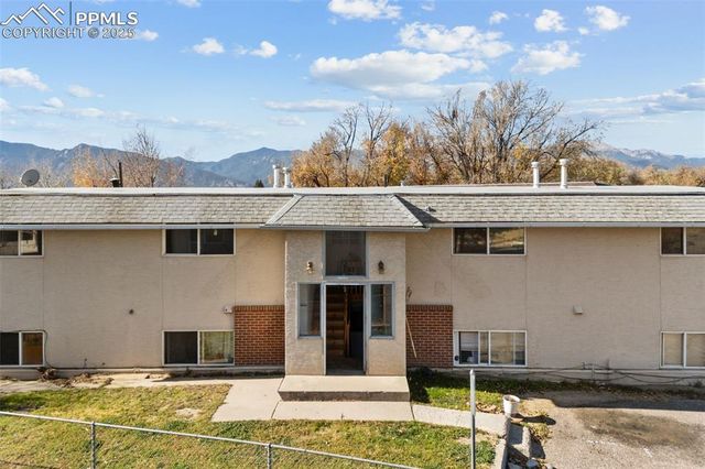 2131 Preuss Road A, Colorado Springs, CO 80910