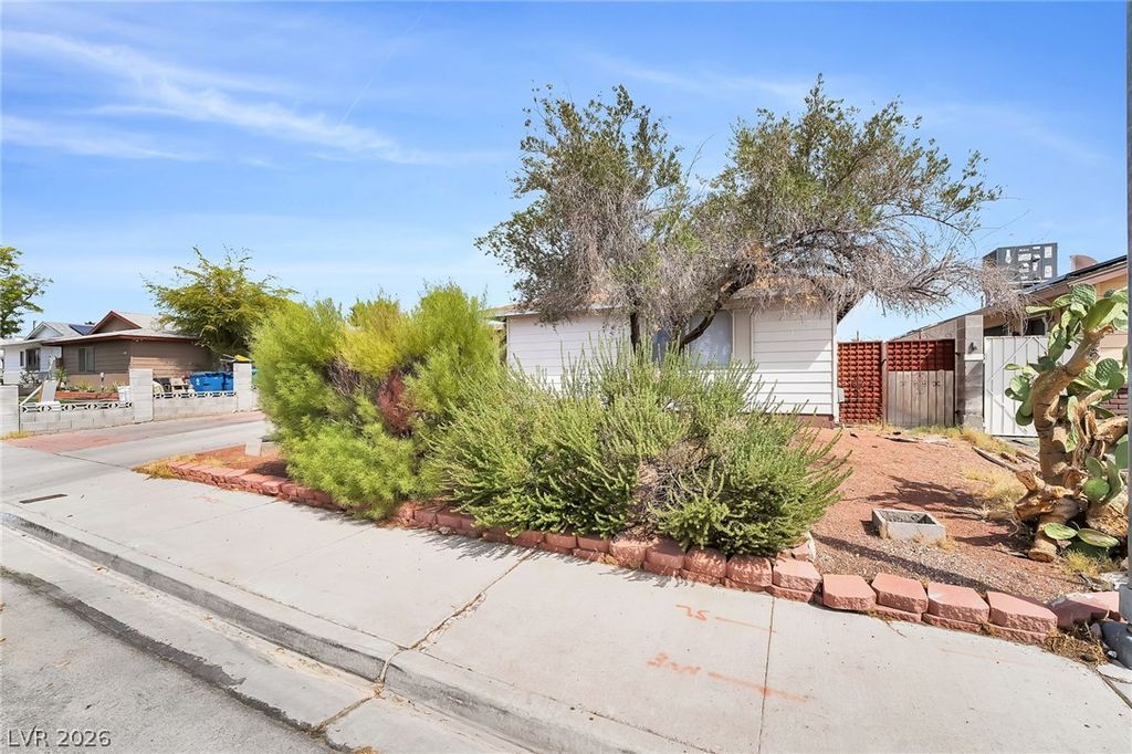 4672 Rita Drive, Las Vegas, NV 89121 — photo 4