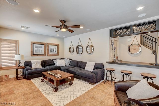 864 Eureka Falls Court, Henderson, NV 89052