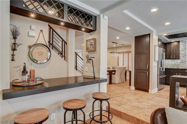 864 Eureka Falls Court, Henderson, NV 89052