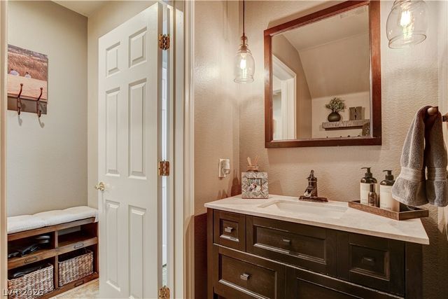 864 Eureka Falls Court, Henderson, NV 89052