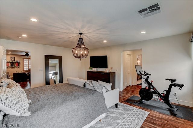 864 Eureka Falls Court, Henderson, NV 89052
