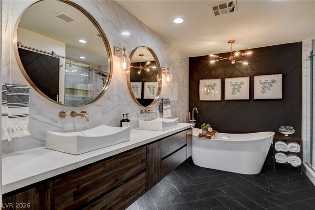 864 Eureka Falls Court, Henderson, NV 89052