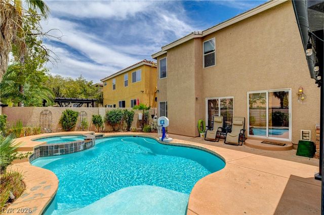 864 Eureka Falls Court, Henderson, NV 89052