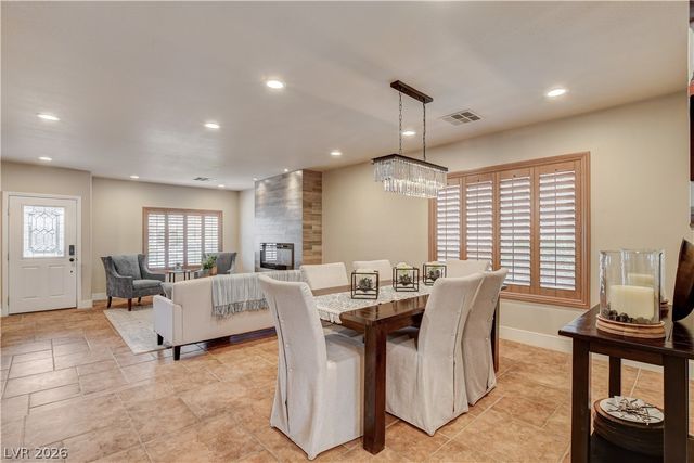 864 Eureka Falls Court, Henderson, NV 89052