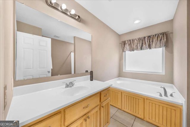 212 Whispering Pine Circle NE, White, GA 30184