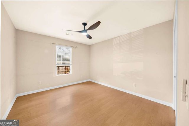 212 Whispering Pine Circle NE, White, GA 30184