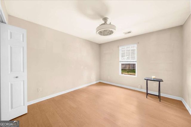 212 Whispering Pine Circle NE, White, GA 30184