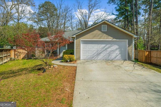 212 Whispering Pine Circle NE, White, GA 30184