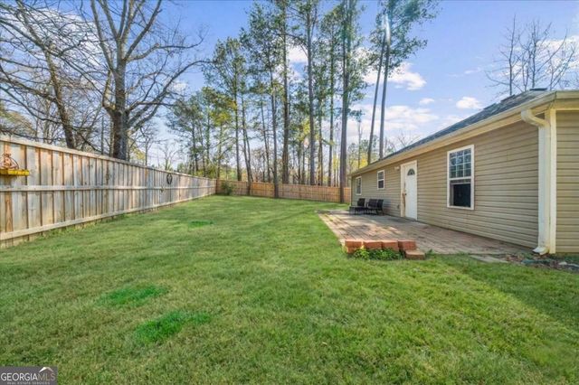 212 Whispering Pine Circle NE, White, GA 30184