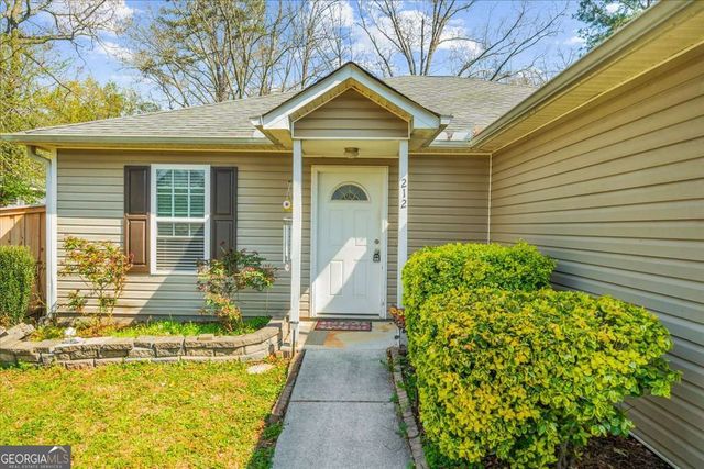 212 Whispering Pine Circle NE, White, GA 30184