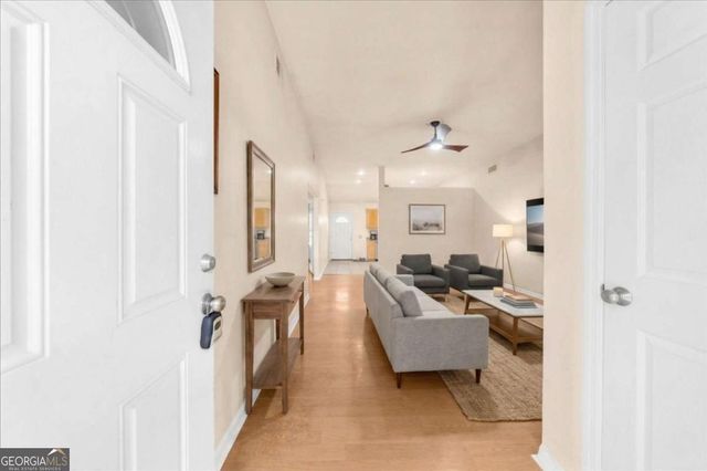 212 Whispering Pine Circle NE, White, GA 30184