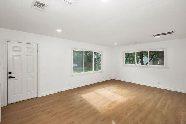 2508 N Houston Drive, La Marque, TX 77568