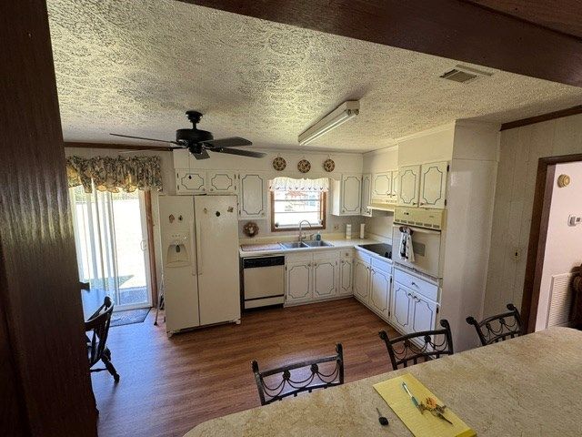 13935 Cottonwood Rd, Cottonwood, AL 36320