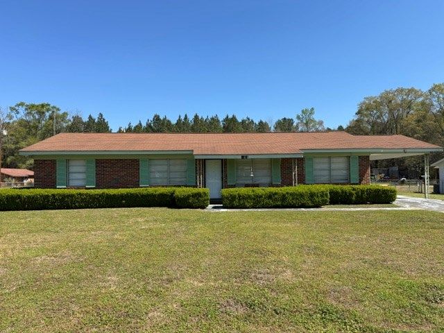 13935 Cottonwood Rd, Cottonwood, AL 36320